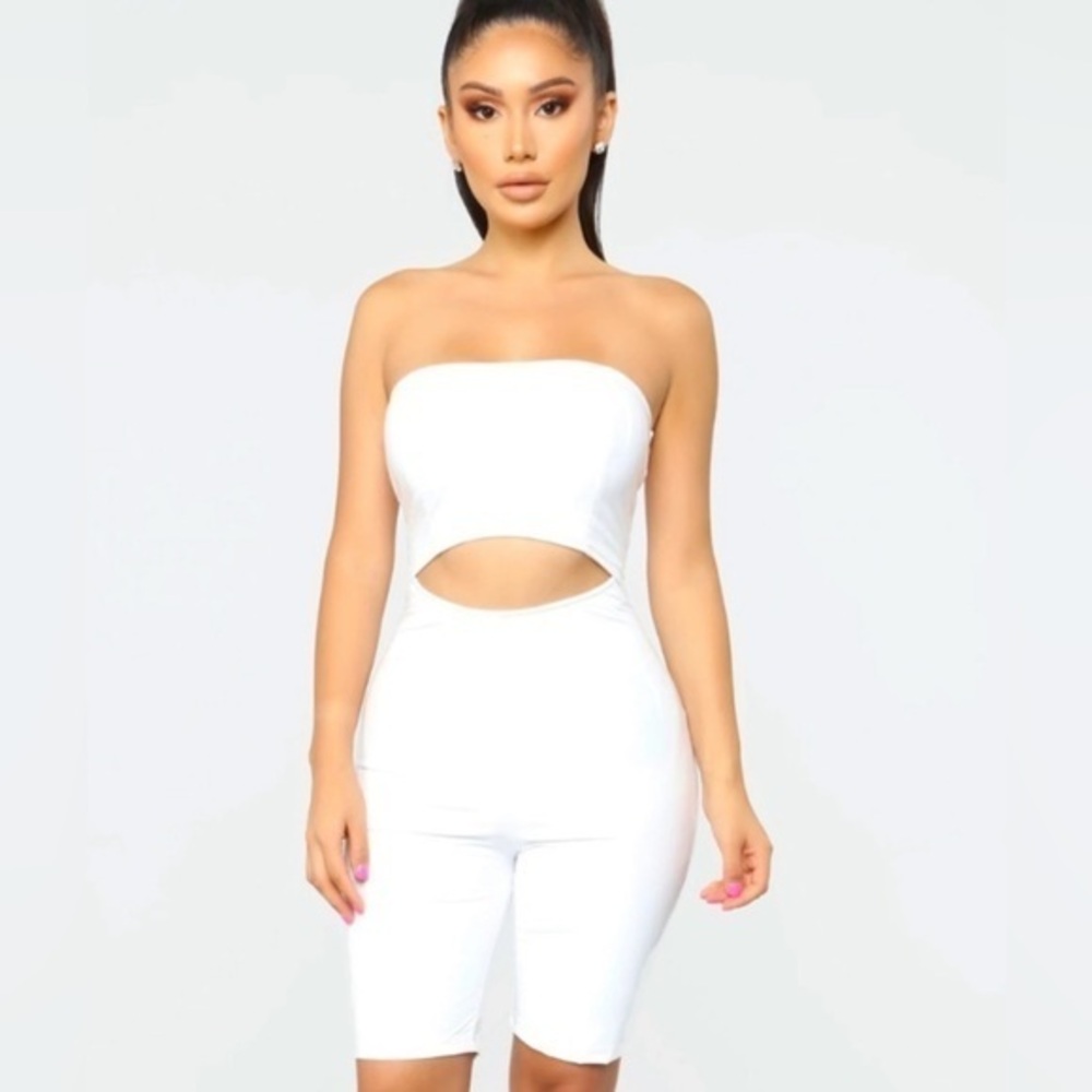 Hop In The Rari Cutout Romper - White NWT Size Large